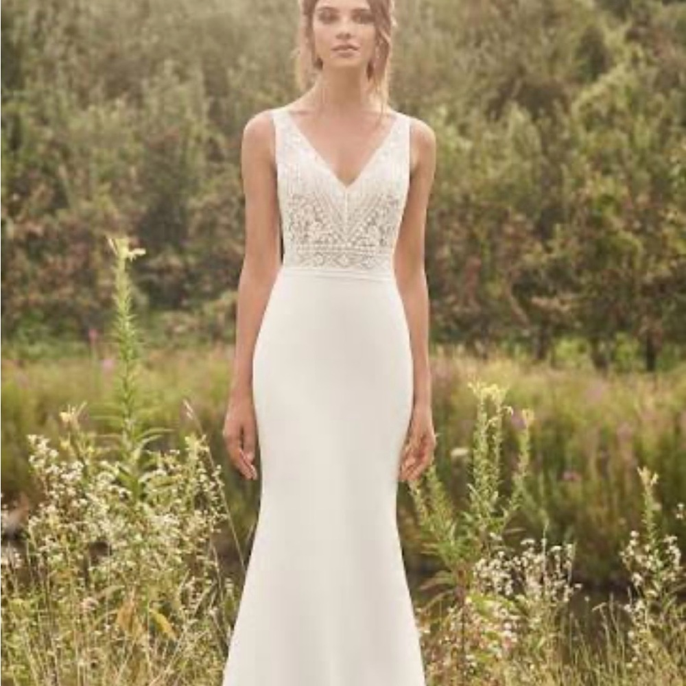 Elegant Lace Wedding Dress